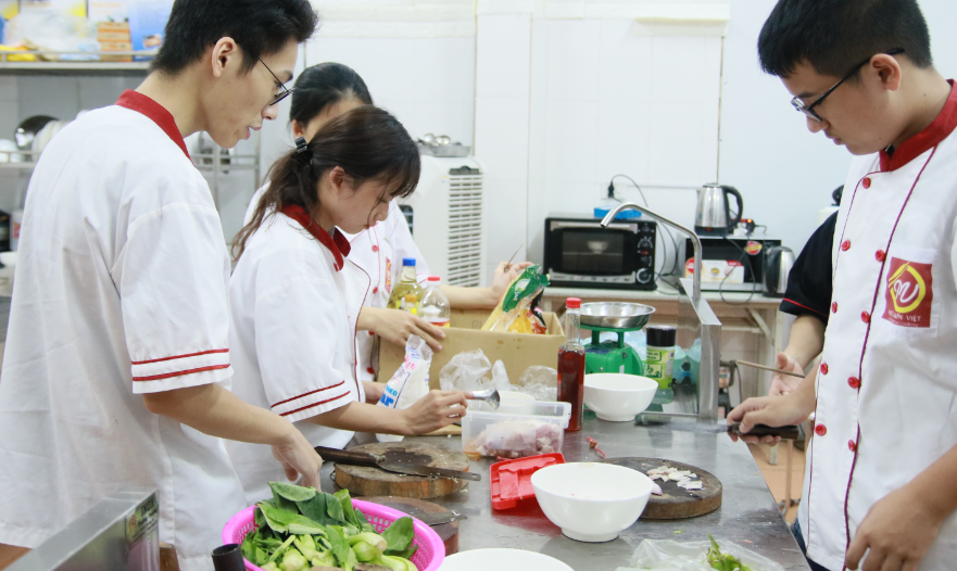 Khóa học nấu ăn gia đình tại Học Món Việt_giáo dục nghề