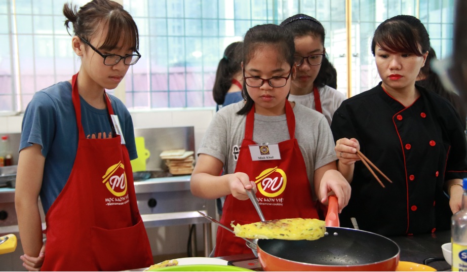 9 Lý do nên cho trẻ em học nấu ăn