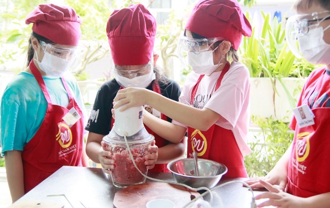 Lớp nấu ăn trẻ em Giáo dục nghề