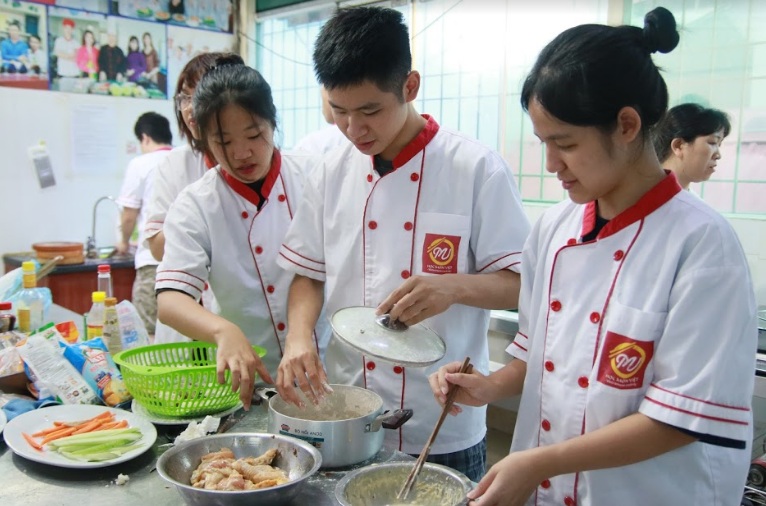 12/10/2020 – Khai giảng lớp nấu ăn gia đình tại Học Món Việt